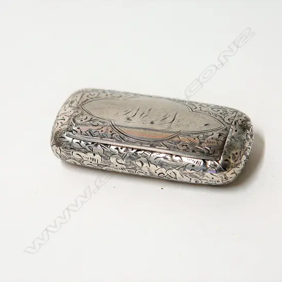 A Victorian silver snuff box