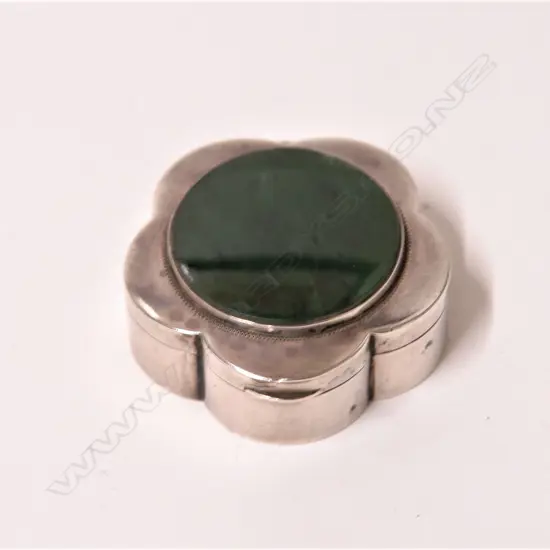 An Edwardian silver and greenstone lobed vanity box