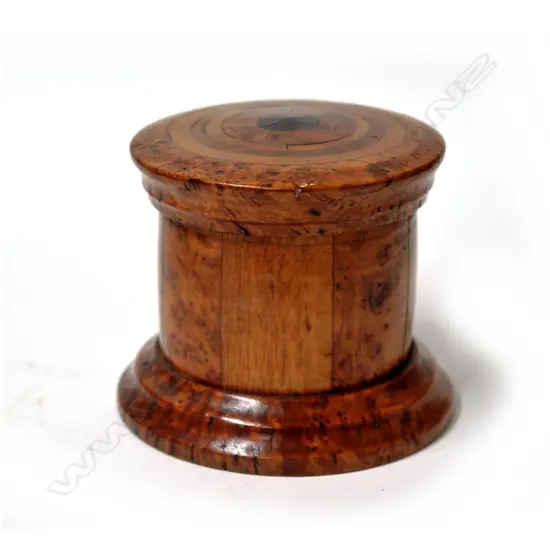 A N.Z. colonial woods lidded box