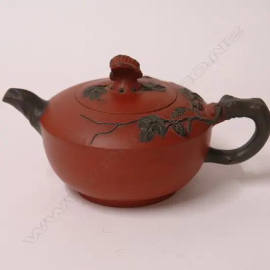 A Chinese Yixing teapot