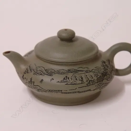 A Chinese Yixing teapot