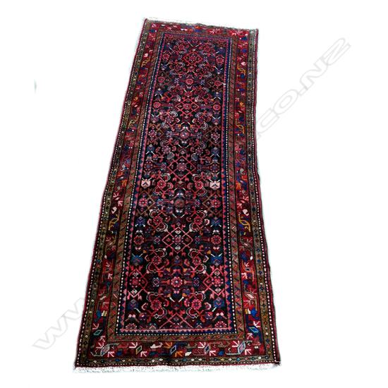 A Hamadan hand knotted runner
