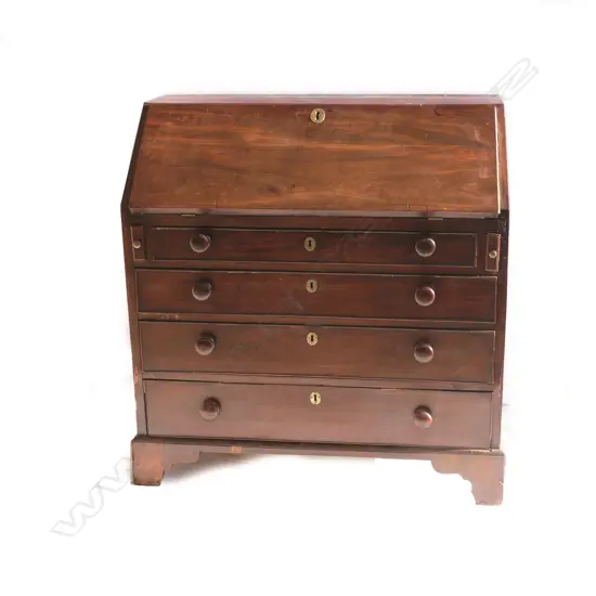 A Georgian mahogany drop-front bureau