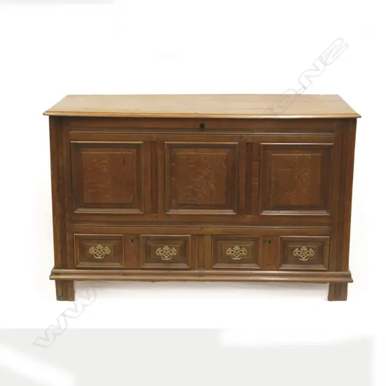 A Georgian oak mule chest