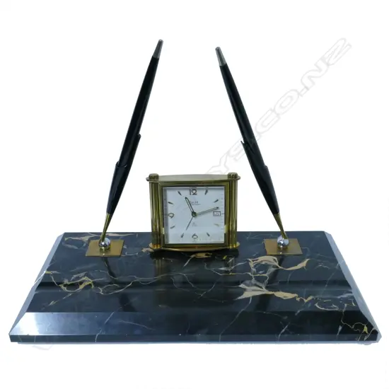 A Parker 51 double pen stand