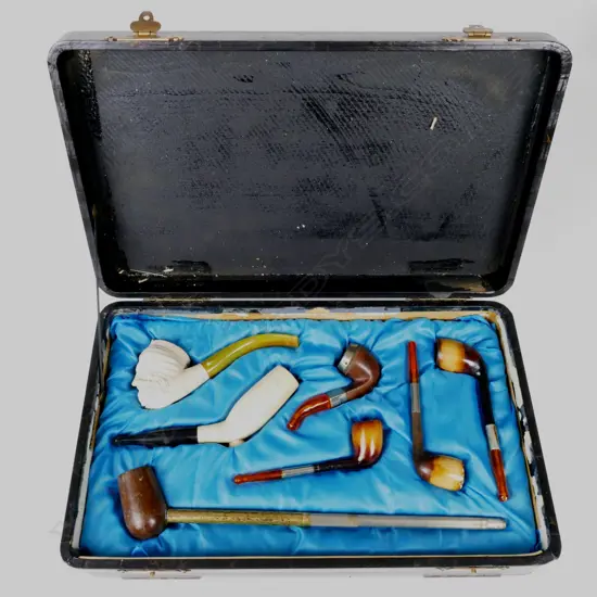 A cased set of collector's pipes