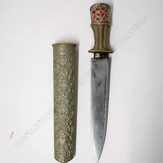 A Burmese dha knife