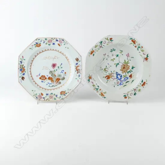 A late 18thC Chinese trade porcelain octagonal shallow dish