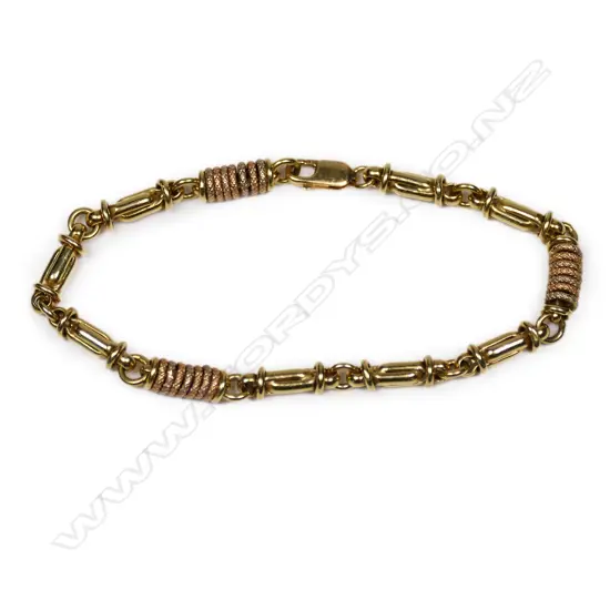 An 18ct yellow gold bracelet,