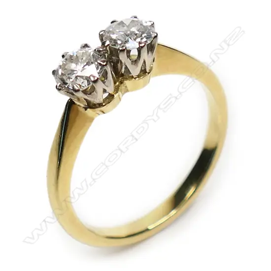 An estate 18ct gold and diamond ring,