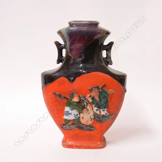 An early 20thC Japanese Sumida pottery vase