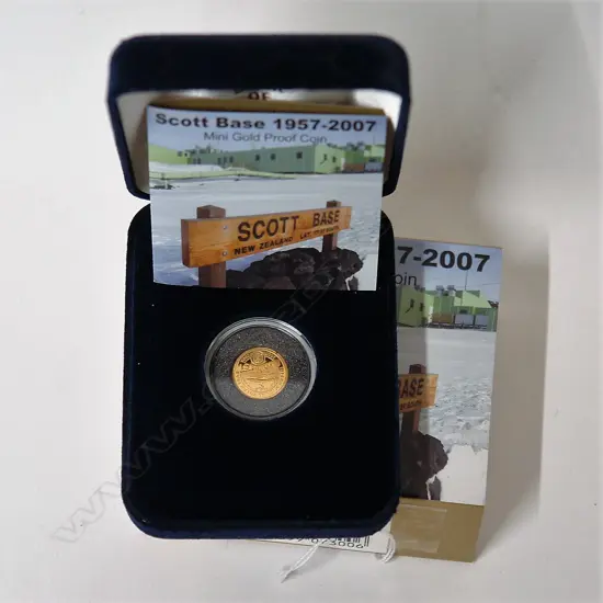 A 2007 N.Z. 'Scott Base 1957-2007' mini gold proof coin
