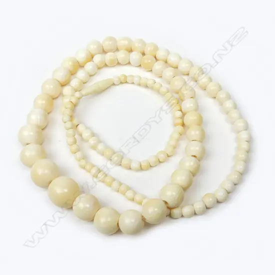 A vintage ivory bead necklace