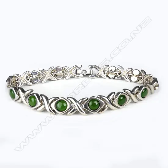 A retro NZ silver and pounamu bracelet