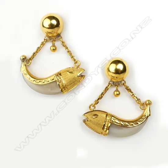 A pair of Indian 22ct. yellow gold and tiger's claw mounted earrings
