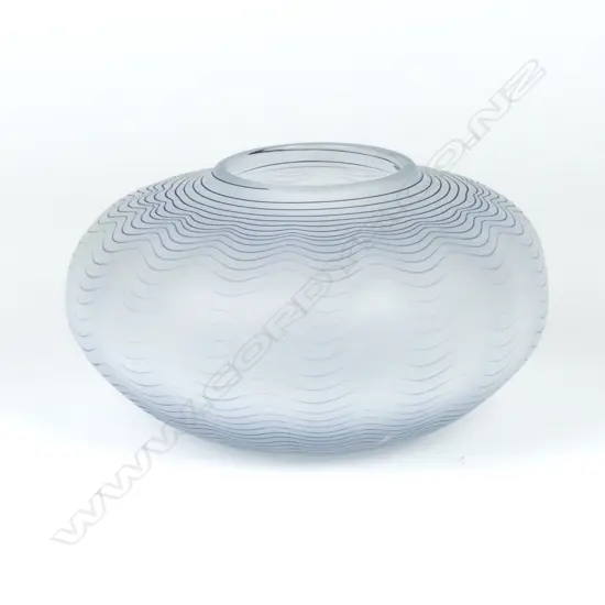 An early Ann Robinson 'trail' vase