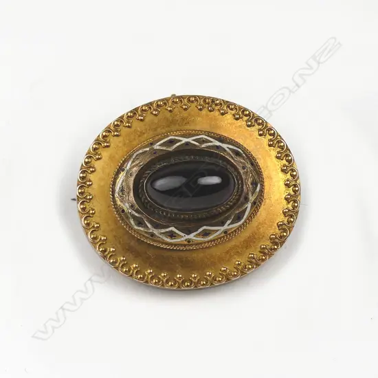 A 15ct gold mourning brooch