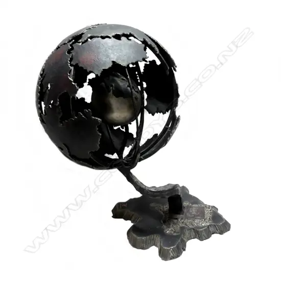 A Marcel Zwezerijnen steel sculpture