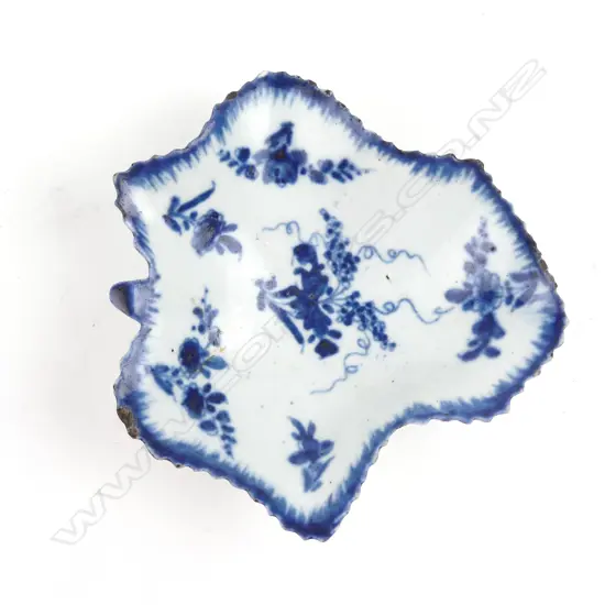 An 18thC Dr Wall blue and white Worcester pickle dish in the shape of a leaf