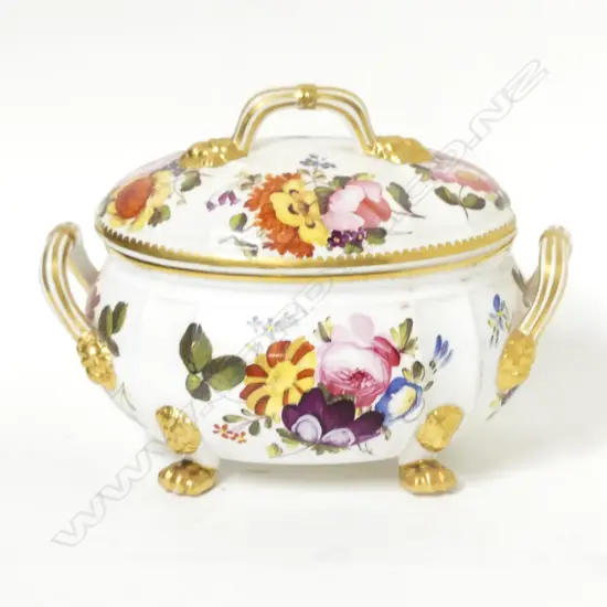 A Derby bone china sauce tureen