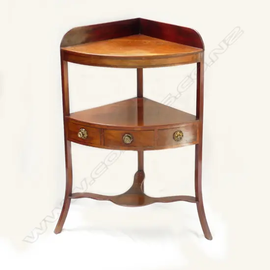 A Georgian corner wash stand