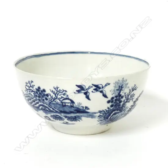 A Worcester 'Zig-Zag Fence' pattern blue and white bowl