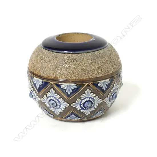 A Doulton Lambeth match striker