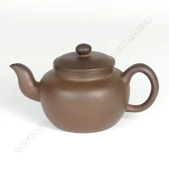 A Chinese handmade Yixing teapot