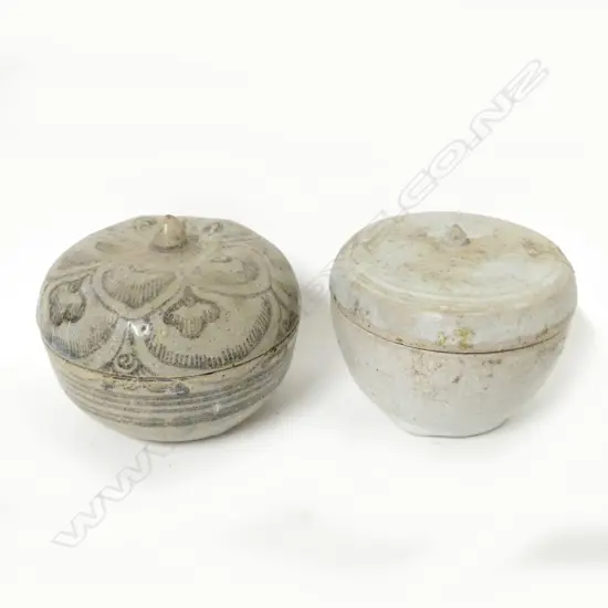 Two Sawankhalok circular lidded boxes