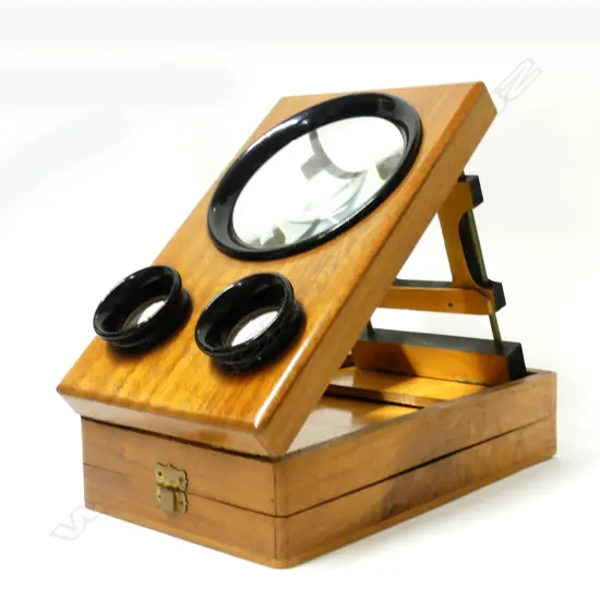 A tabletop stereoscope viewer