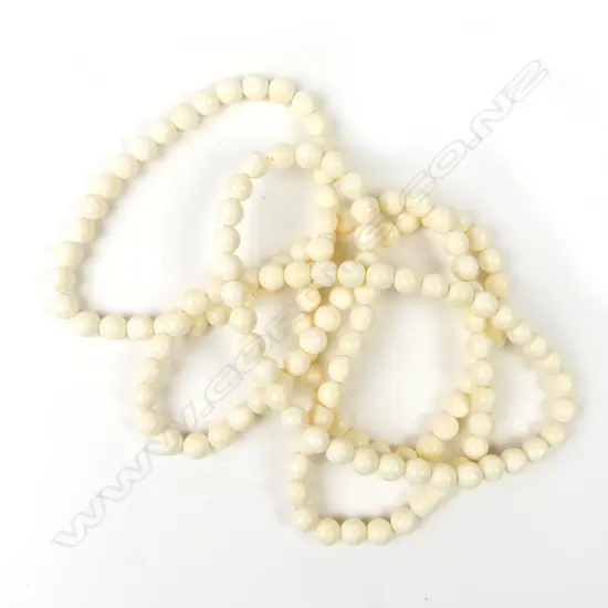 A vintage ivory bead necklace