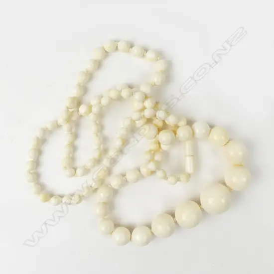A vintage ivory bead necklace