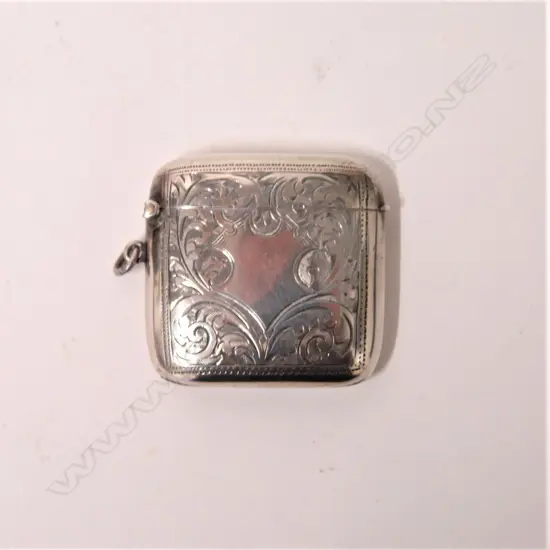 An early 20thC silver vesta