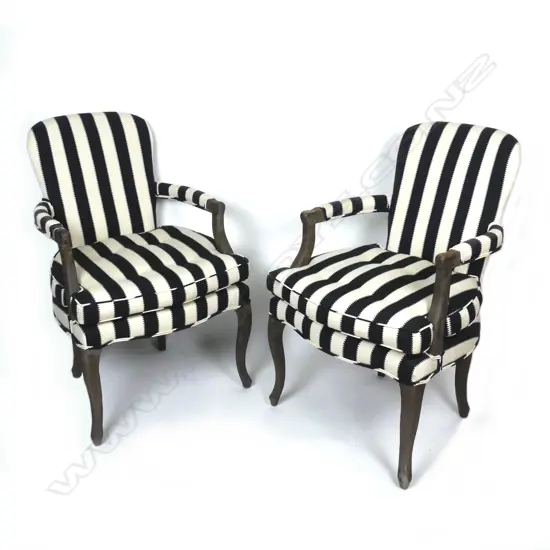 A pair of contemporary French style open armchairs (fauteuils)