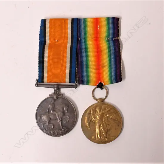 A pair of WWI NZEF service medals
