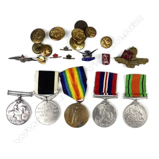 A group of WWI and WWII medals