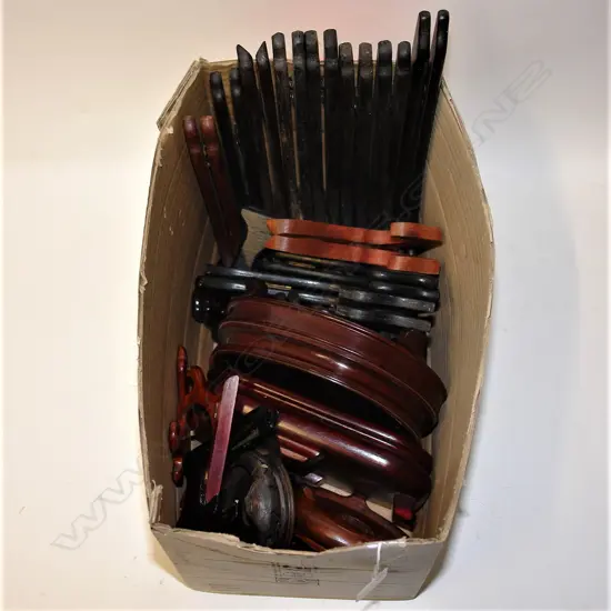 A collection of vintage Chinese vase and plate stands