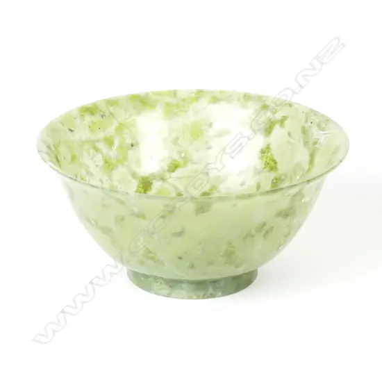 A Chinese spinach jade small bowl