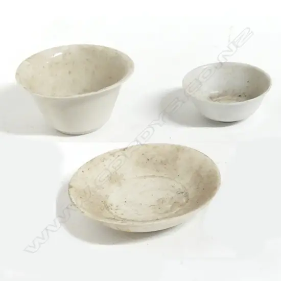 Three small old Chinese blanc de chine dishes