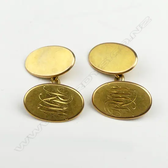G.T. Young of Dunedin N.Z. colonial pair of 15ct. yellow gold cufflinks