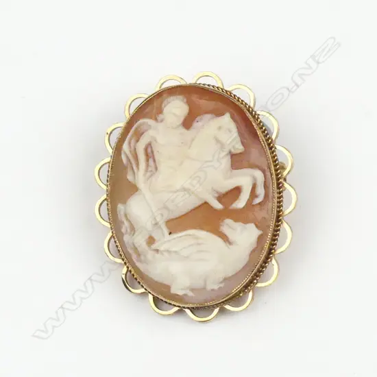 An early 20thC 9ct. yellow gold framed cameo
