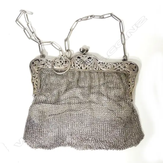 A Dutch silver mesh purse