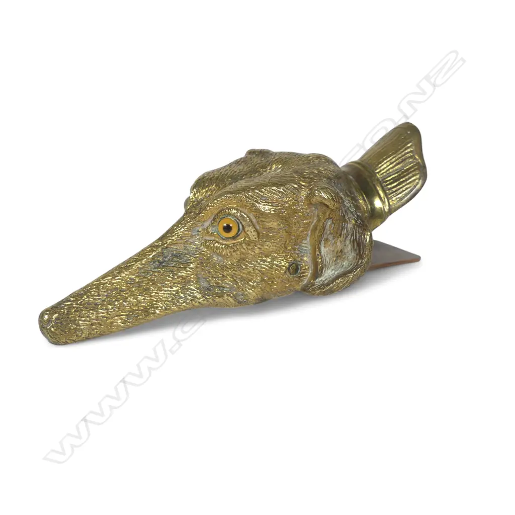 A Victorian cast brass dog head desk top paper clip, Image 1++