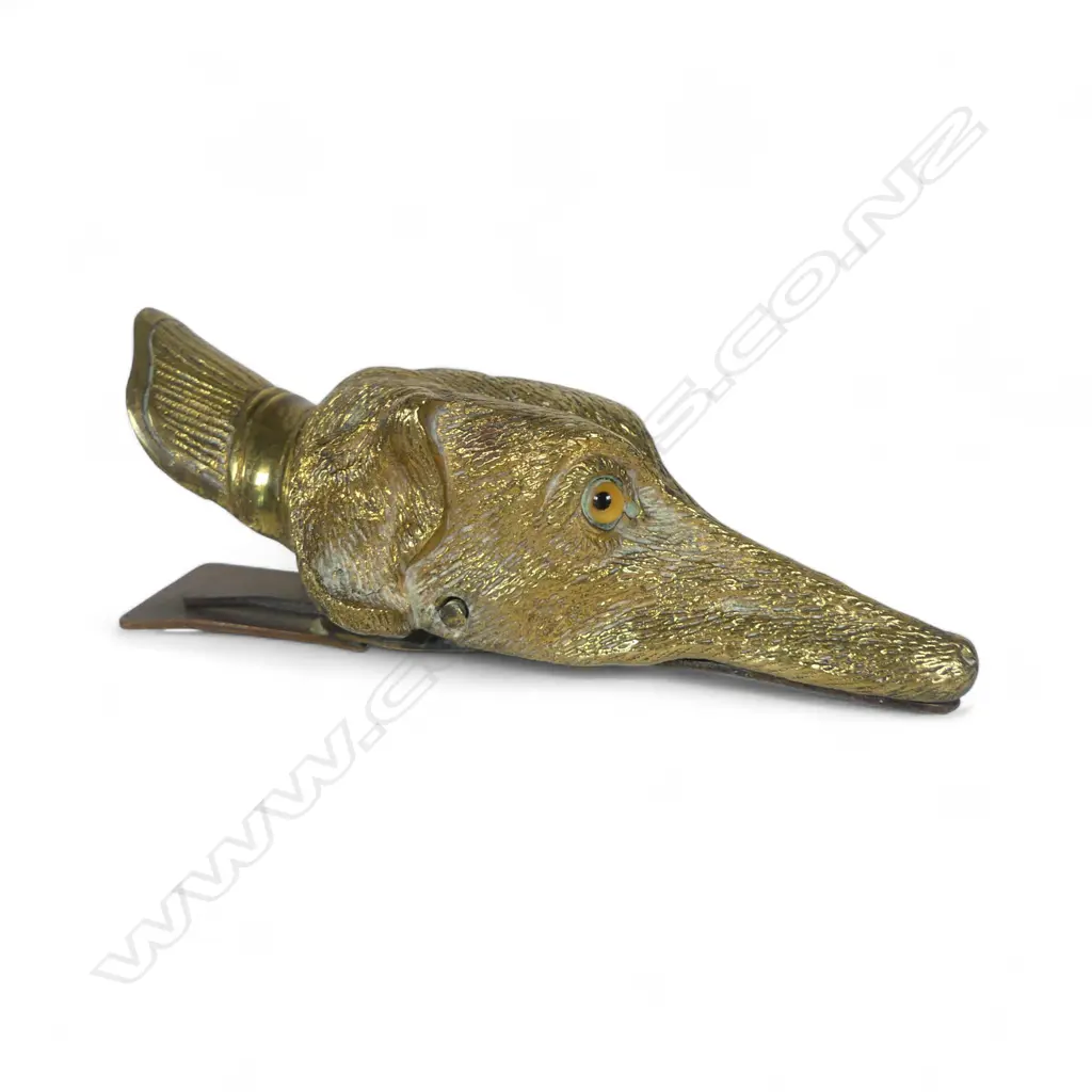 A Victorian cast brass dog head desk top paper clip, Image 1++