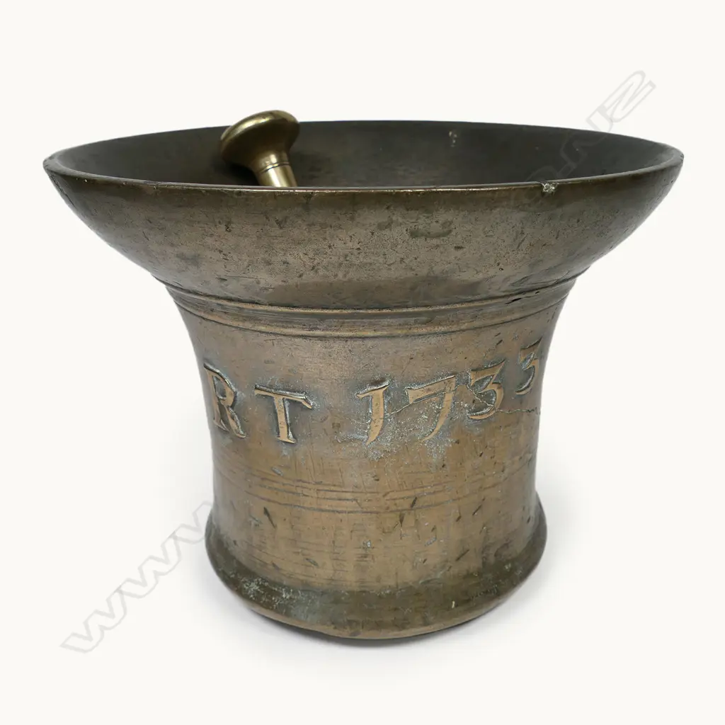 A George II bronze large mortar, Image 1++