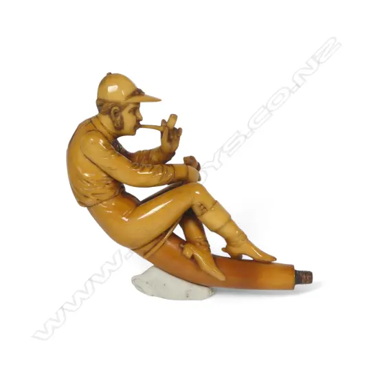 A characterful 19thC carved meerschaum pipe,