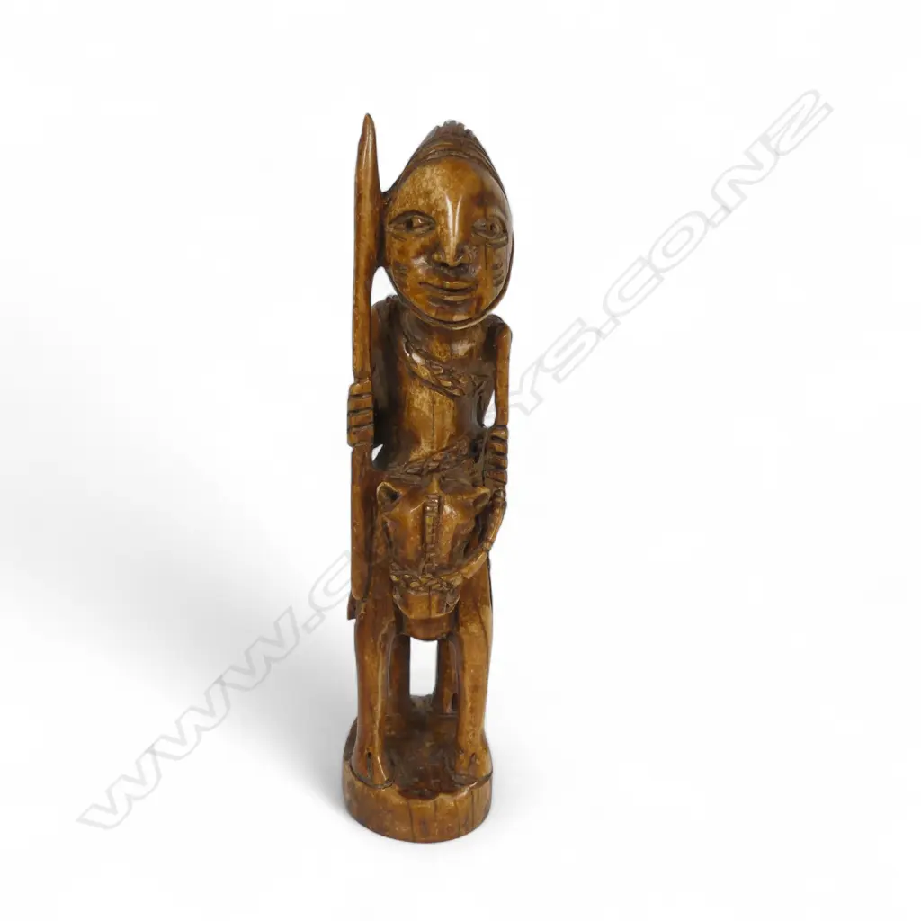 An early 20thC Nigerian carved ivory figure, Image 1++
