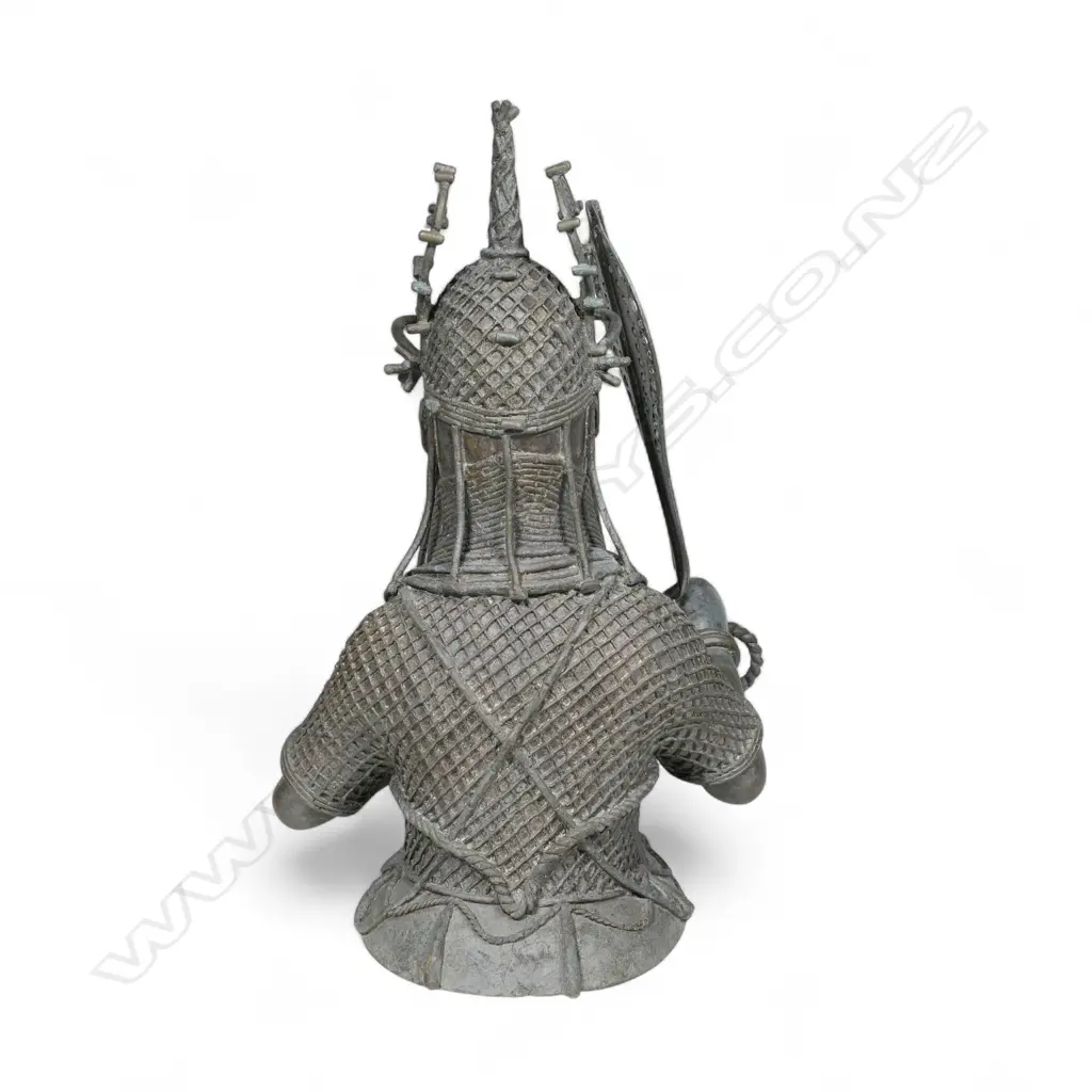 An impressive early 20thC Nigerian Benin bronze bust, Image 1++