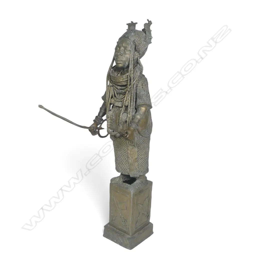 An impressive early 20thC Benin bronze figure, Image 1++