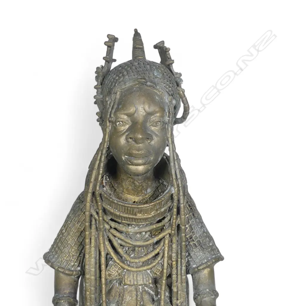 An impressive early 20thC Benin bronze figure, Image 1++